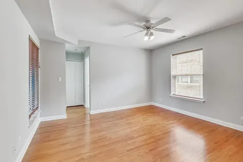 917 West Sunnyside Avenue Chicago IL 60640