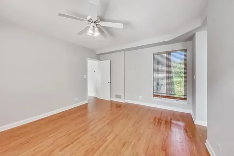 917 West Sunnyside Avenue Chicago IL 60640