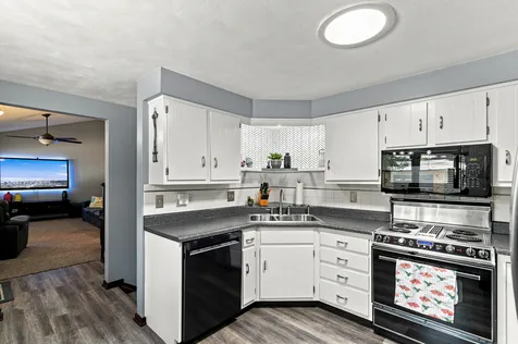 4713 5TH Street A Street East Moline IL 61244