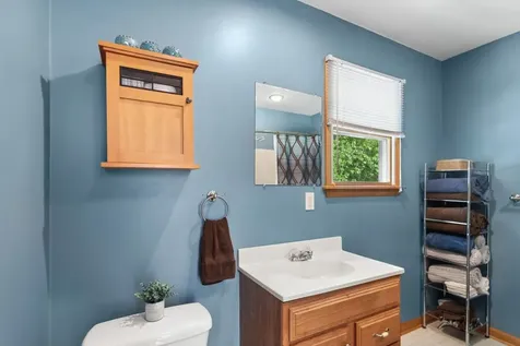 111 Eastwood Avenue Port Barrington IL 60010