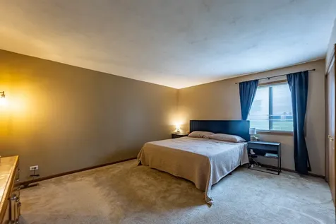 1083 Kane Street South Elgin IL 60177