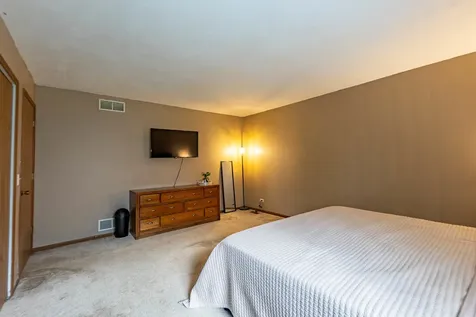 1083 Kane Street South Elgin IL 60177