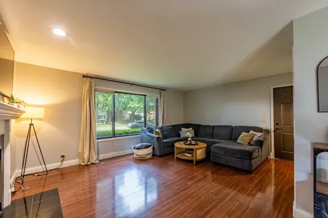 1083 Kane Street South Elgin IL 60177