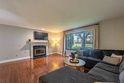 1083 Kane Street South Elgin IL 60177