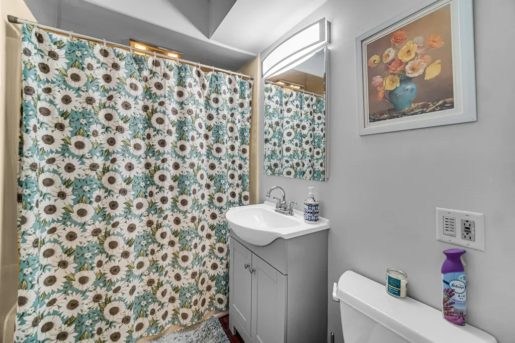 530 North 3rd Avenue Villa Park IL 60181