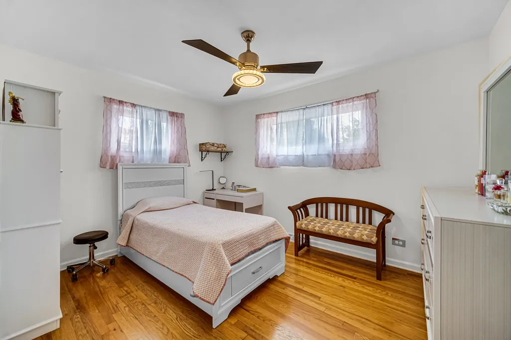 530 North 3rd Avenue Villa Park IL 60181