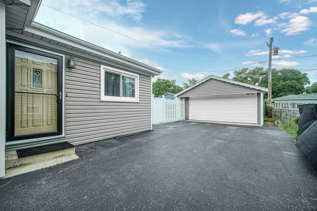 530 North 3rd Avenue Villa Park IL 60181
