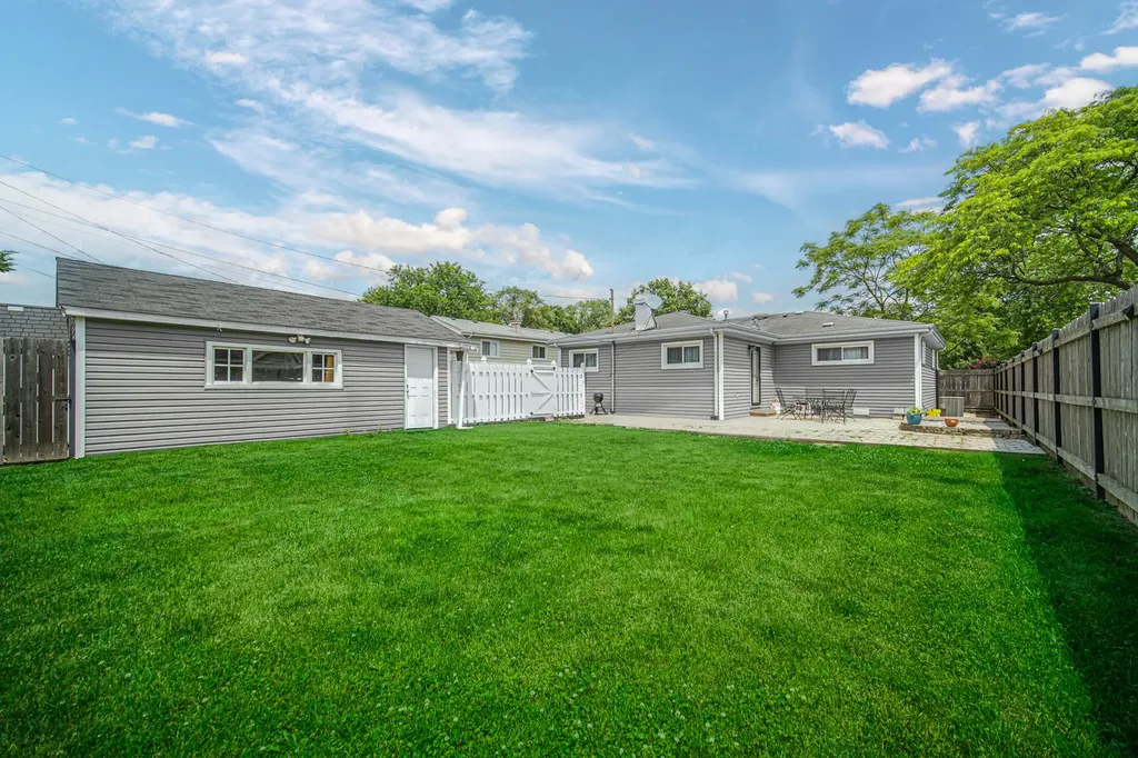 530 North 3rd Avenue Villa Park IL 60181