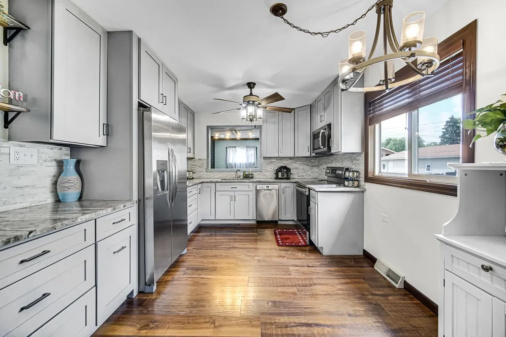 530 North 3rd Avenue Villa Park IL 60181