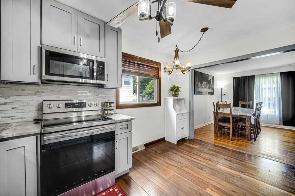 530 North 3rd Avenue Villa Park IL 60181