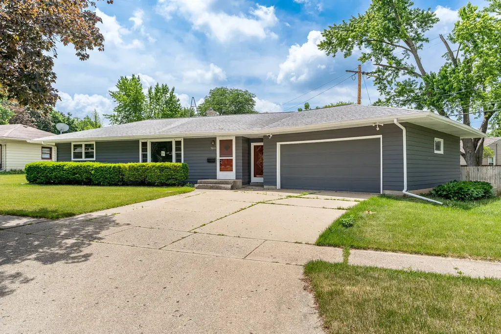 3611 Beach Street Rockford IL 61108