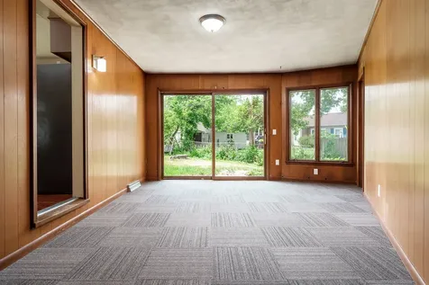 3611 Beach Street Rockford IL 61108