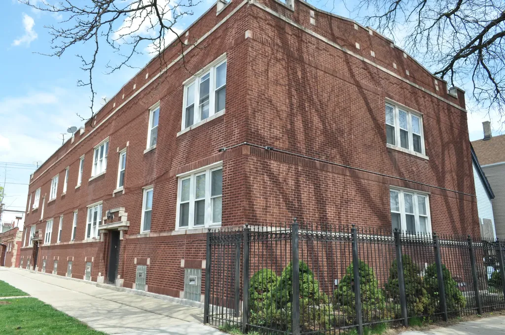 4158 West Potomac Avenue Chicago IL 60651