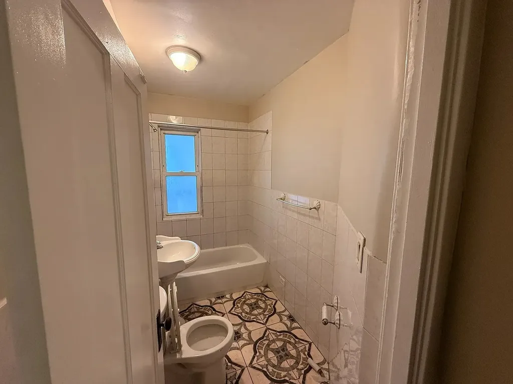 4158 West Potomac Avenue Chicago IL 60651