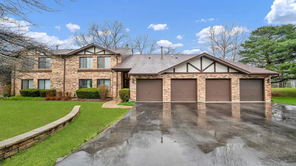 6267 Trinity Drive Lisle IL 60532