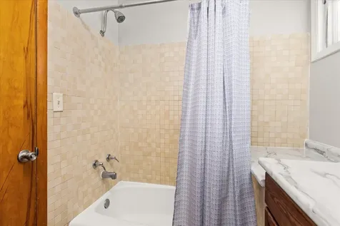 1913 Columbus Street Ottawa IL 61350
