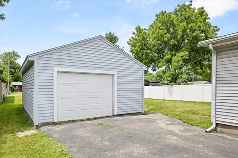 1913 Columbus Street Ottawa IL 61350