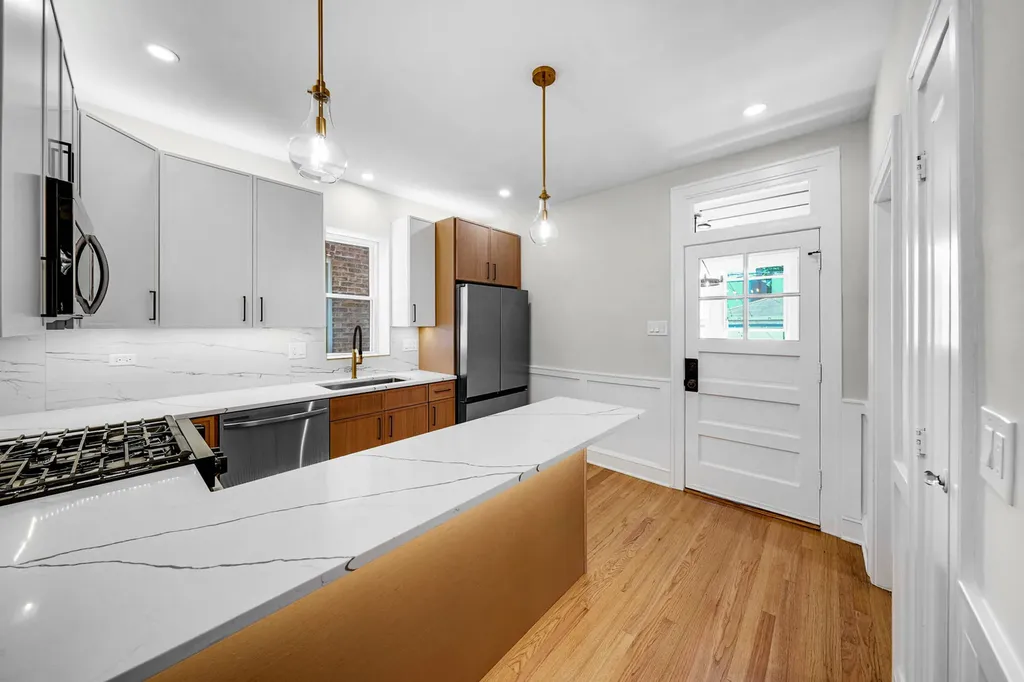 5341 West Wrightwood Avenue Chicago IL 60639