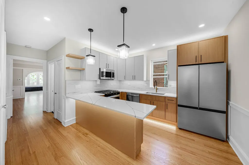 5341 West Wrightwood Avenue Chicago IL 60639