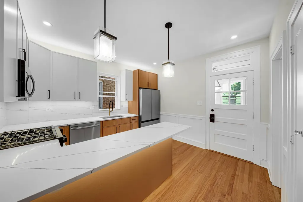 5341 West Wrightwood Avenue Chicago IL 60639