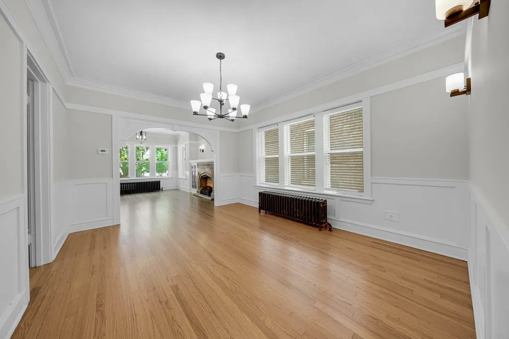 5341 West Wrightwood Avenue Chicago IL 60639