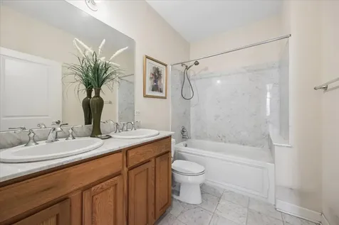 1124 Lake Street Oak Park IL 60301