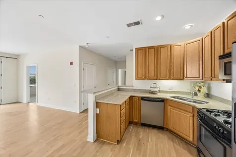 1124 Lake Street Oak Park IL 60301