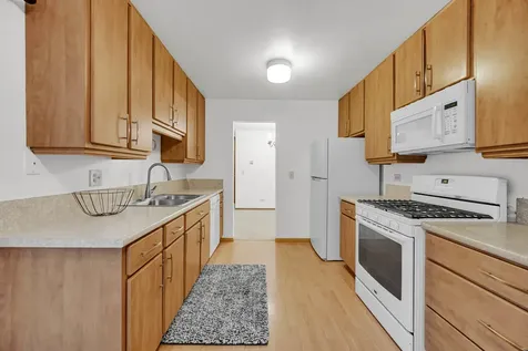 7000 Newport Drive Woodridge IL 60517