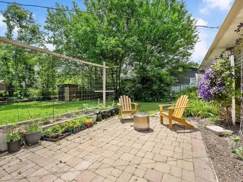 324 Shawnee Drive Carol Stream IL 60188
