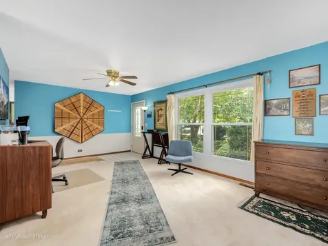 324 Shawnee Drive Carol Stream IL 60188