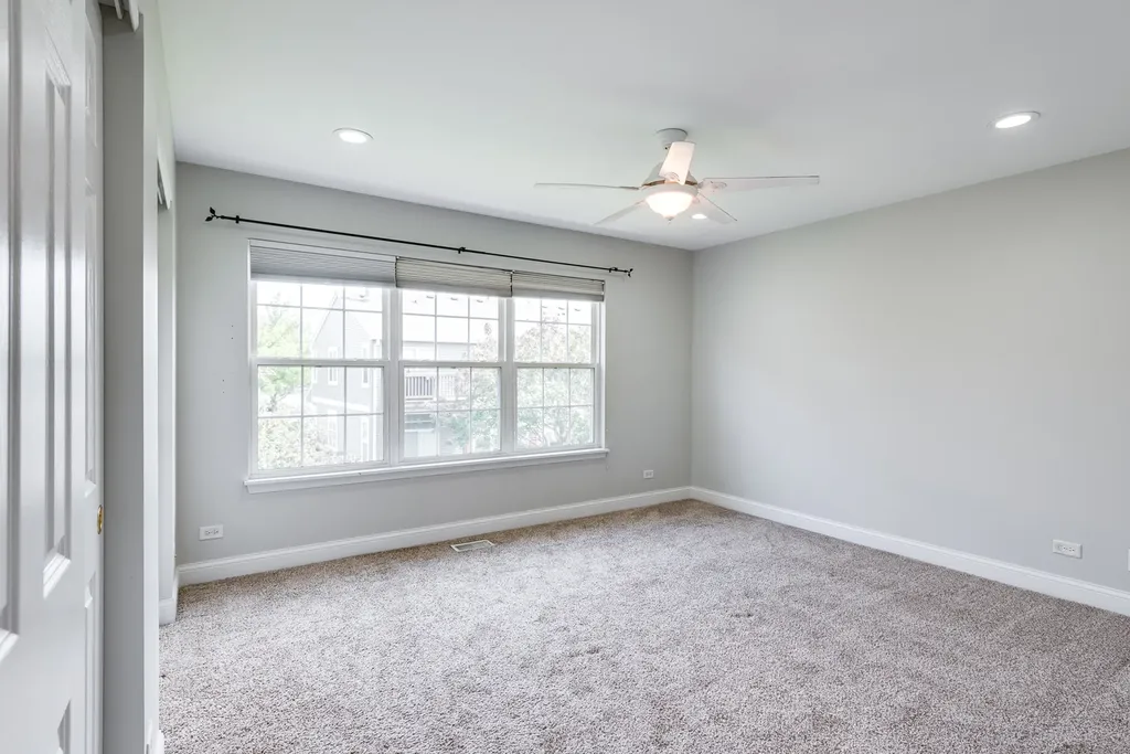 806 Woodewind Drive Naperville IL 60563