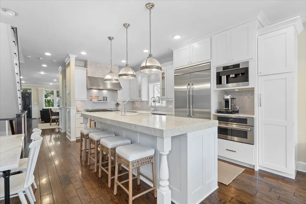 2911 North Racine Avenue Chicago IL 60657