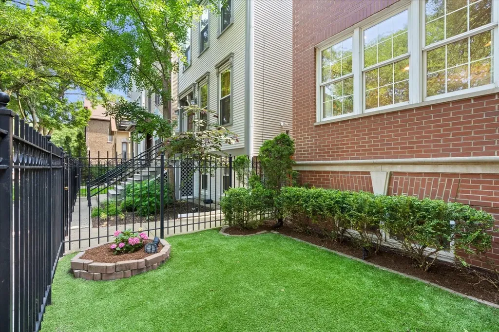 2911 North Racine Avenue Chicago IL 60657