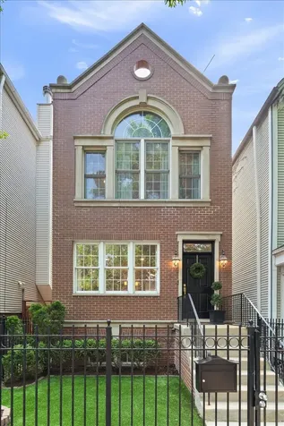 2911 North Racine Avenue Chicago IL 60657