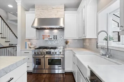 2911 North Racine Avenue Chicago IL 60657