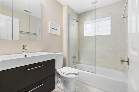 2911 North Racine Avenue Chicago IL 60657