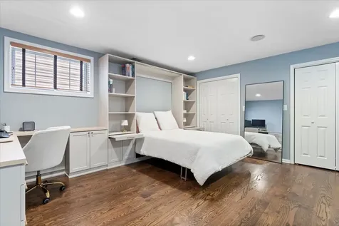 2911 North Racine Avenue Chicago IL 60657