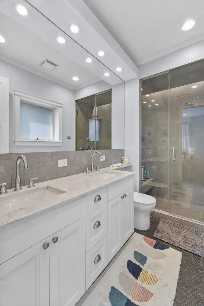 3322 North Kenmore Avenue Chicago IL 60657