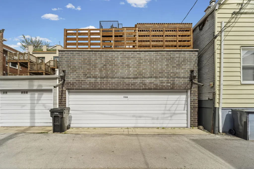 3322 North Kenmore Avenue Chicago IL 60657
