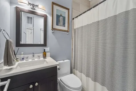 3322 North Kenmore Avenue Chicago IL 60657