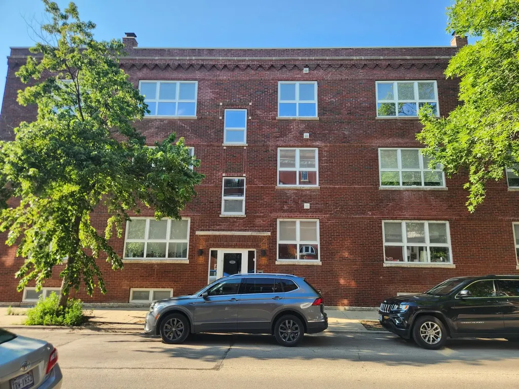 2202 West Race Avenue Chicago IL 60612