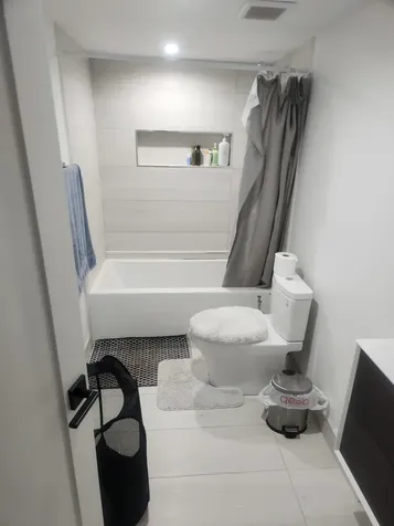 2202 West Race Avenue W Chicago IL 60612