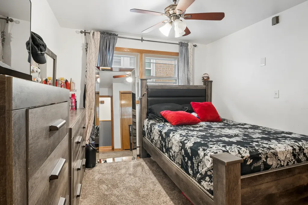 4906 South Kolin Avenue Chicago IL 60632