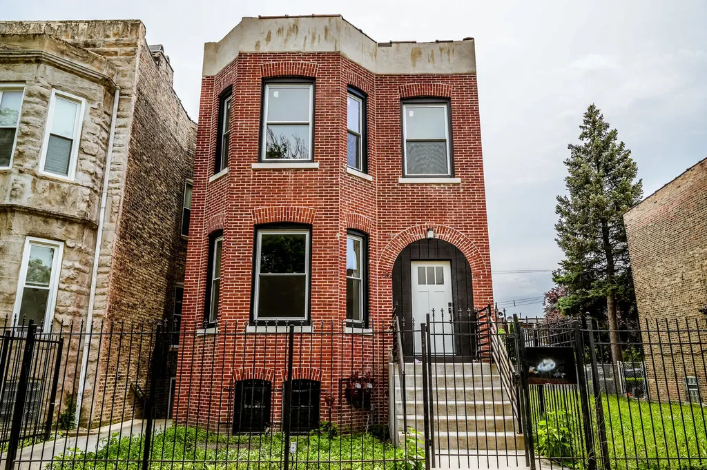 4419 West Gladys Avenue Chicago IL 60624