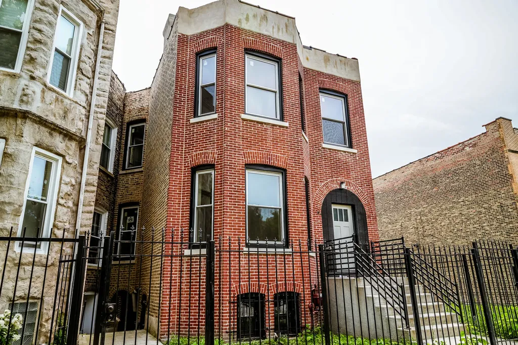 4419 West Gladys Avenue Chicago IL 60624
