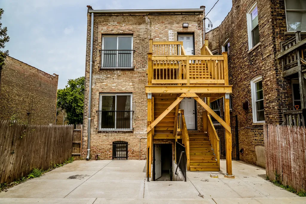 4419 West Gladys Avenue Chicago IL 60624