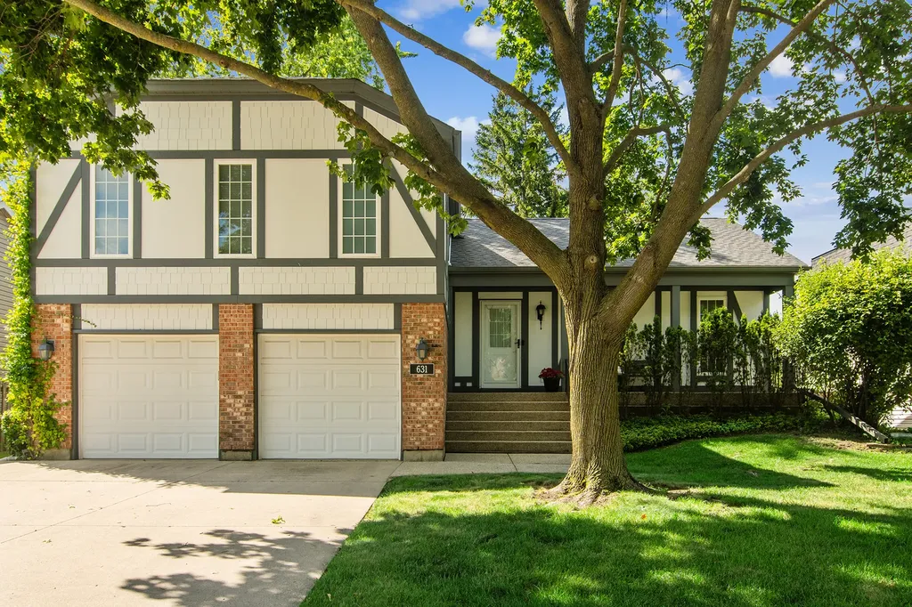 631 Thompson Boulevard Buffalo Grove IL 60089