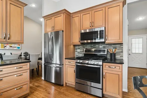 631 Thompson Boulevard Buffalo Grove IL 60089