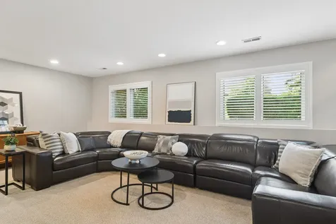 631 Thompson Boulevard Buffalo Grove IL 60089