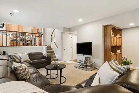 631 Thompson Boulevard Buffalo Grove IL 60089
